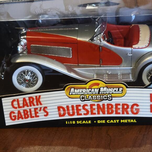 Clark Gables's American Muscle Classics 1935 Duesenberg Roadster Silver/Red - Picture 5 of 12